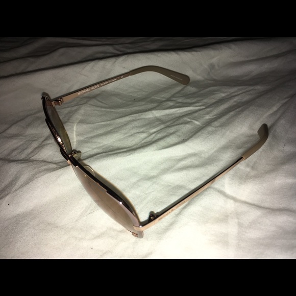 Michael kors sunglasses and case - Picture 6 of 7